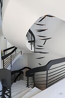 Luxurious Coastal Villa w Pool & Garden