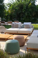 Luxurious Coastal Villa w Pool & Garden