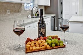 Amazing Haus With Fire Pit! - 2 Mins to Main St!