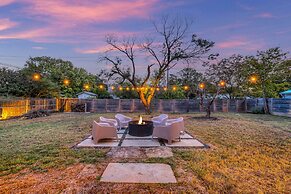 Amazing Haus With Fire Pit! - 2 Mins to Main St!