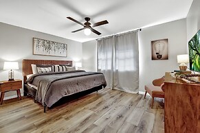 Amazing Haus With Fire Pit! - 2 Mins to Main St!