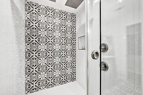 Amazing Haus With Fire Pit! - 2 Mins to Main St!