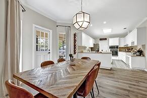 Amazing Haus With Fire Pit! - 2 Mins to Main St!