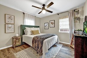 Amazing Haus With Fire Pit! - 2 Mins to Main St!