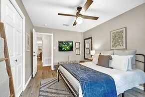 Amazing Haus With Fire Pit! - 2 Mins to Main St!