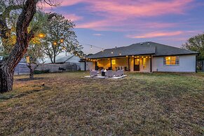 Amazing Haus With Fire Pit! - 2 Mins to Main St!