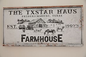 Awesome Haus With Gameroom, 4blks to Center of Town!