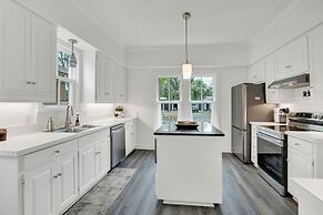 Awesome Haus With Gameroom, 4blks to Center of Town!