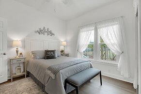 Awesome Haus With Gameroom, 4blks to Center of Town!