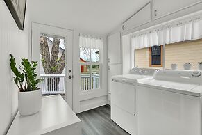 Awesome Haus With Gameroom, 4blks to Center of Town!