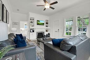 Awesome Haus With Gameroom, 4blks to Center of Town!