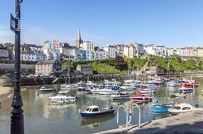 North Beach Heights - 2 Bedroom Penthouse - Tenby