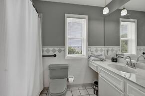 Canyon Lake Luxury Pool Games & Stunning Views