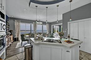 Canyon Lake Luxury Pool Games & Stunning Views