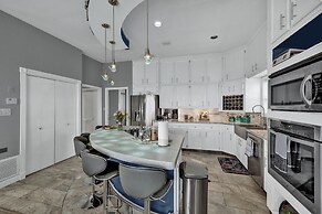 Canyon Lake Luxury Pool Games & Stunning Views