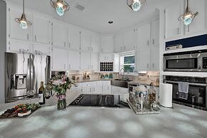 Canyon Lake Luxury Pool Games & Stunning Views