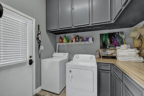 Canyon Lake Luxury Pool Games & Stunning Views