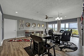 Canyon Lake Luxury Pool Games & Stunning Views