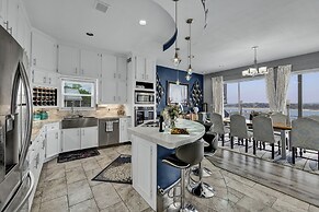 Canyon Lake Luxury Pool Games & Stunning Views