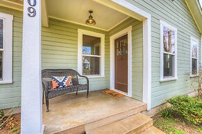 Charming Bungalow With Spa! Close to Main St!