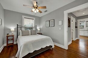 Charming Bungalow With Spa! Close to Main St!