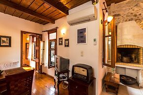 Venetian Rimondi Fountain Mansion - Built In 1626