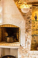 Venetian Rimondi Fountain Mansion - Built In 1626