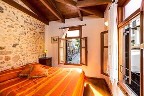 Venetian Rimondi Fountain Mansion - Built In 1626