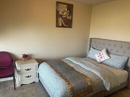 Downtown Private Villa within Four Seasons