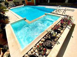 Nidoallido Holiday Home