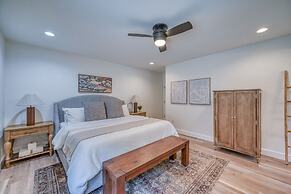 Luxury Riverfront Villa With Firepit & Gameroom!