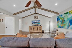 Stylish Remodel, Firepit, Pet Friendly