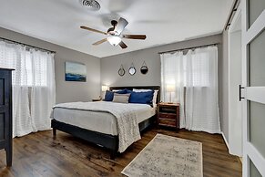 Stylish Remodel, Firepit, Pet Friendly