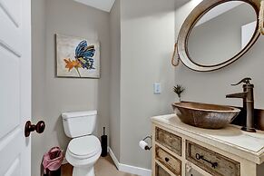 Stylish Remodel, Firepit, Pet Friendly