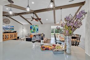 Stylish Remodel, Firepit, Pet Friendly