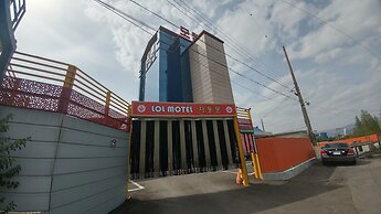 LOL Motel
