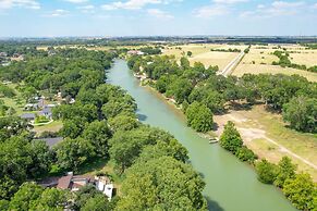 Luxury Riverfront Oasis With Boat Dock-grill-firepit!