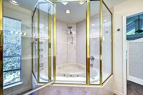 Luxury Riverfront Oasis With Boat Dock-grill-firepit!