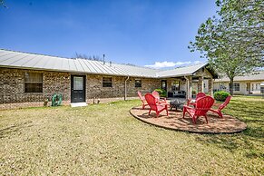 Wow! Exceptional House With Inviting Fire Pit!