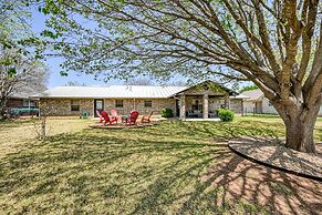 Wow! Exceptional House With Inviting Fire Pit!
