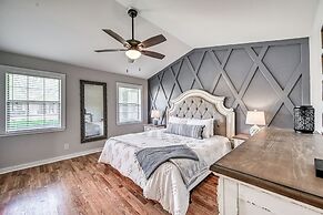 Wow! Exceptional House With Inviting Fire Pit!