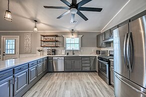 Wow! Exceptional House With Inviting Fire Pit!