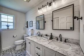 Wow! Exceptional House With Inviting Fire Pit!