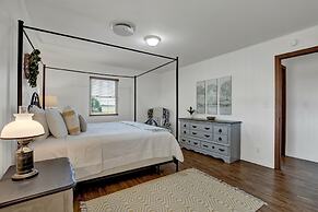 Spacious Home - Fire Pit, BBQ and Outdoor Seating!