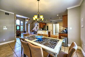 Luxury Home! - Pool - Fire Pit - Near Canyon Lake!