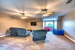 Luxury Home! - Pool - Fire Pit - Near Canyon Lake!