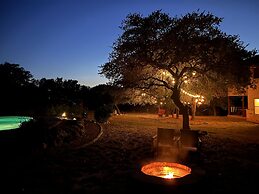 Luxury Home! - Pool - Fire Pit - Near Canyon Lake!