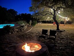 Luxury Home! - Pool - Fire Pit - Near Canyon Lake!