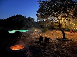 Luxury Home! - Pool - Fire Pit - Near Canyon Lake!