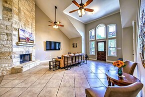 Luxury Home! - Pool - Fire Pit - Near Canyon Lake!
